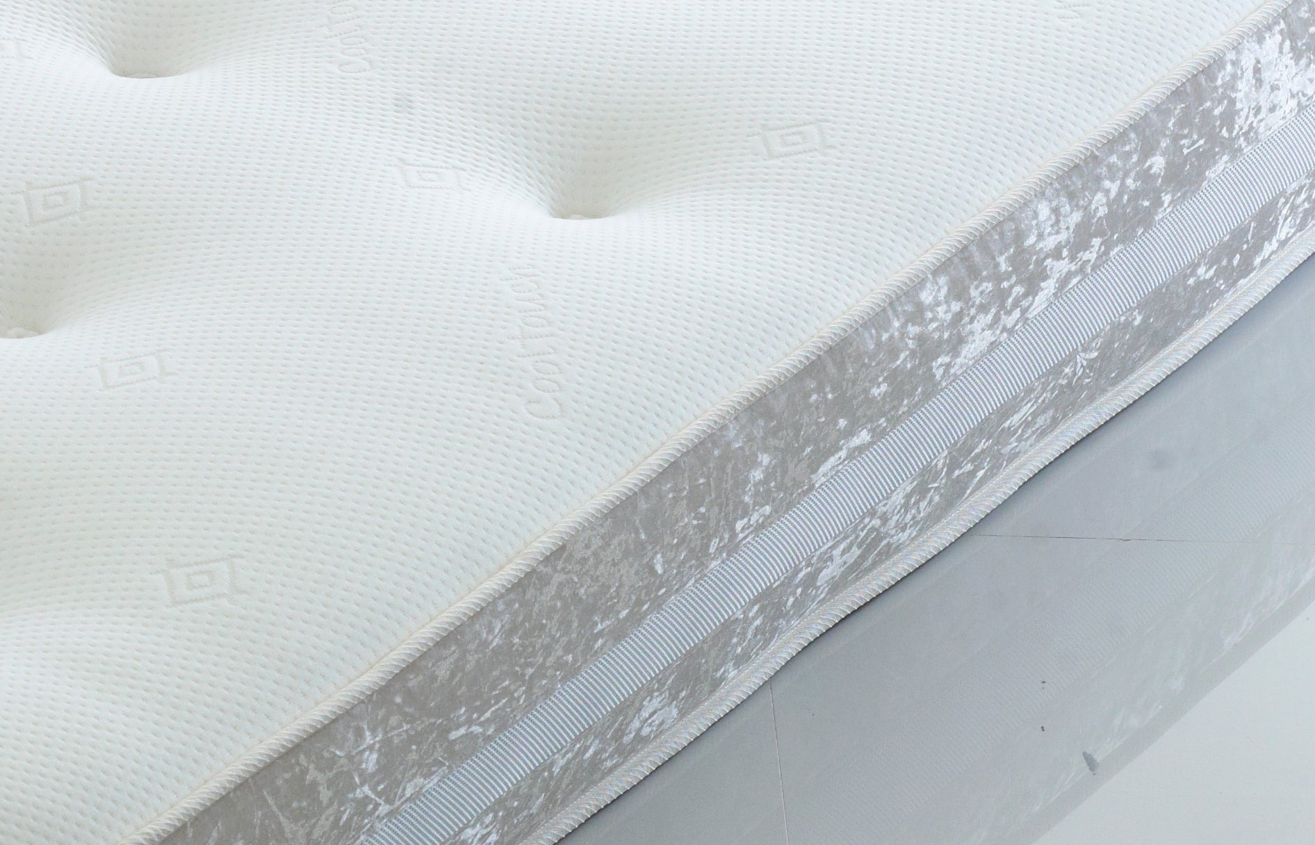 Crushed Velvet Border Memory mattress